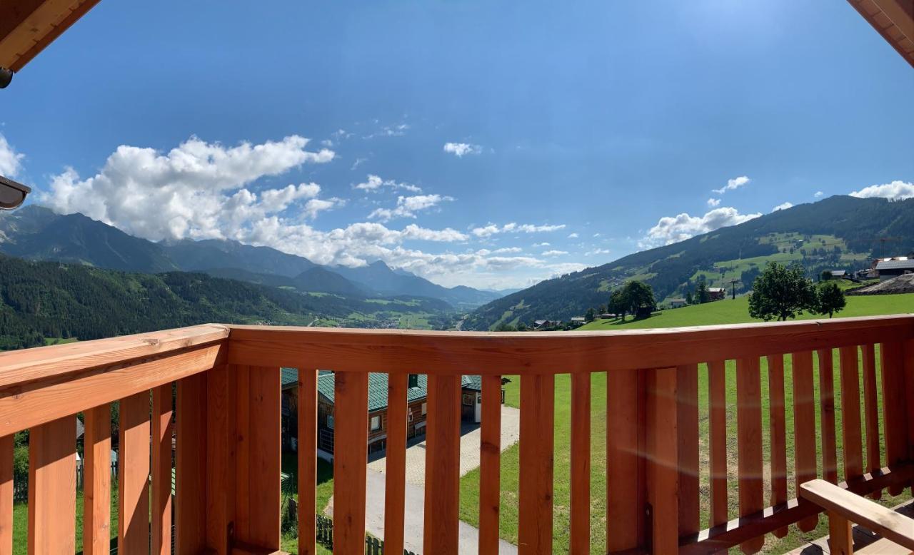 La Montana - Ski & Hiking Lodge Schladming Bagian luar foto