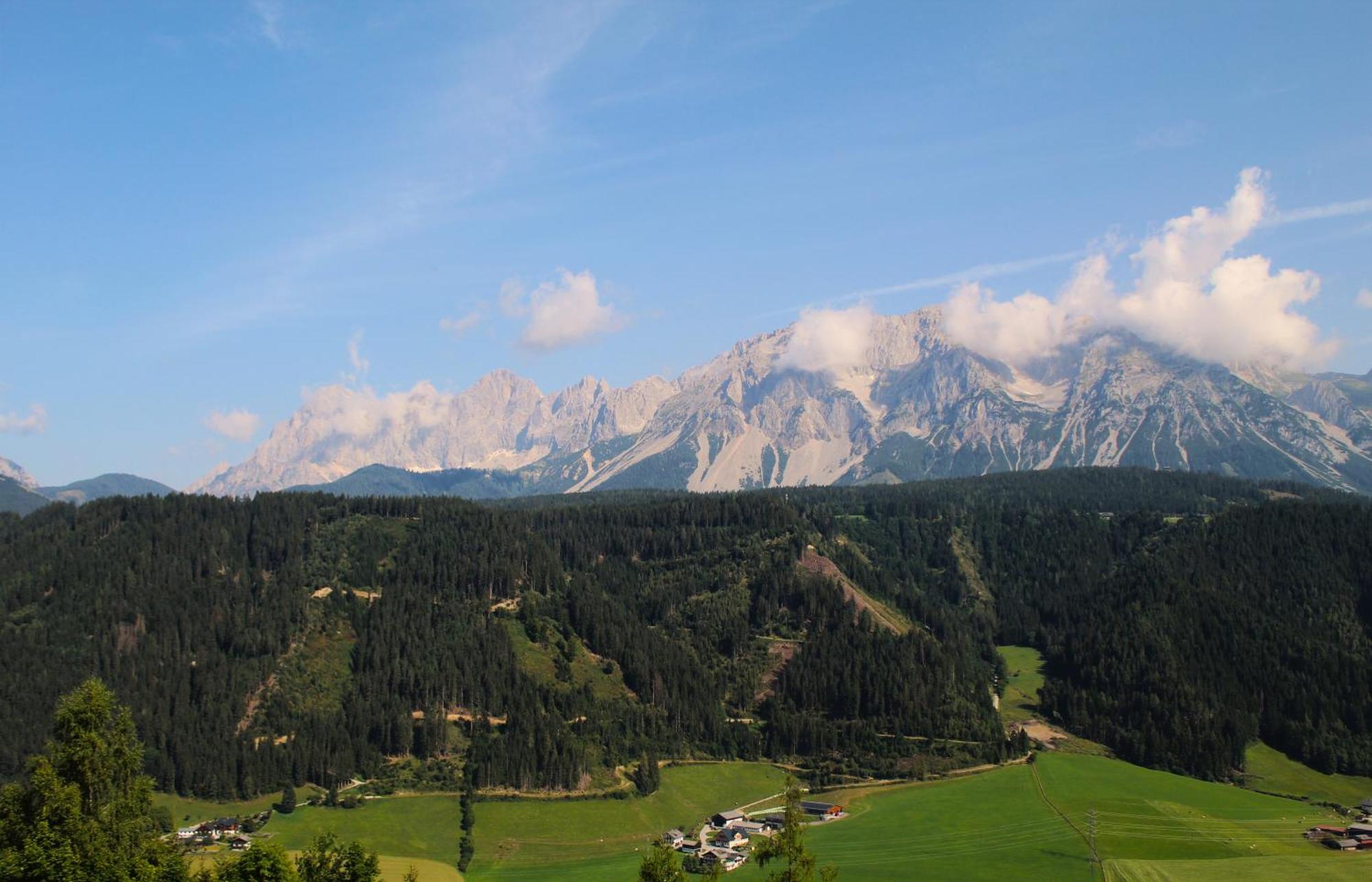 La Montana - Ski & Hiking Lodge Schladming Bagian luar foto