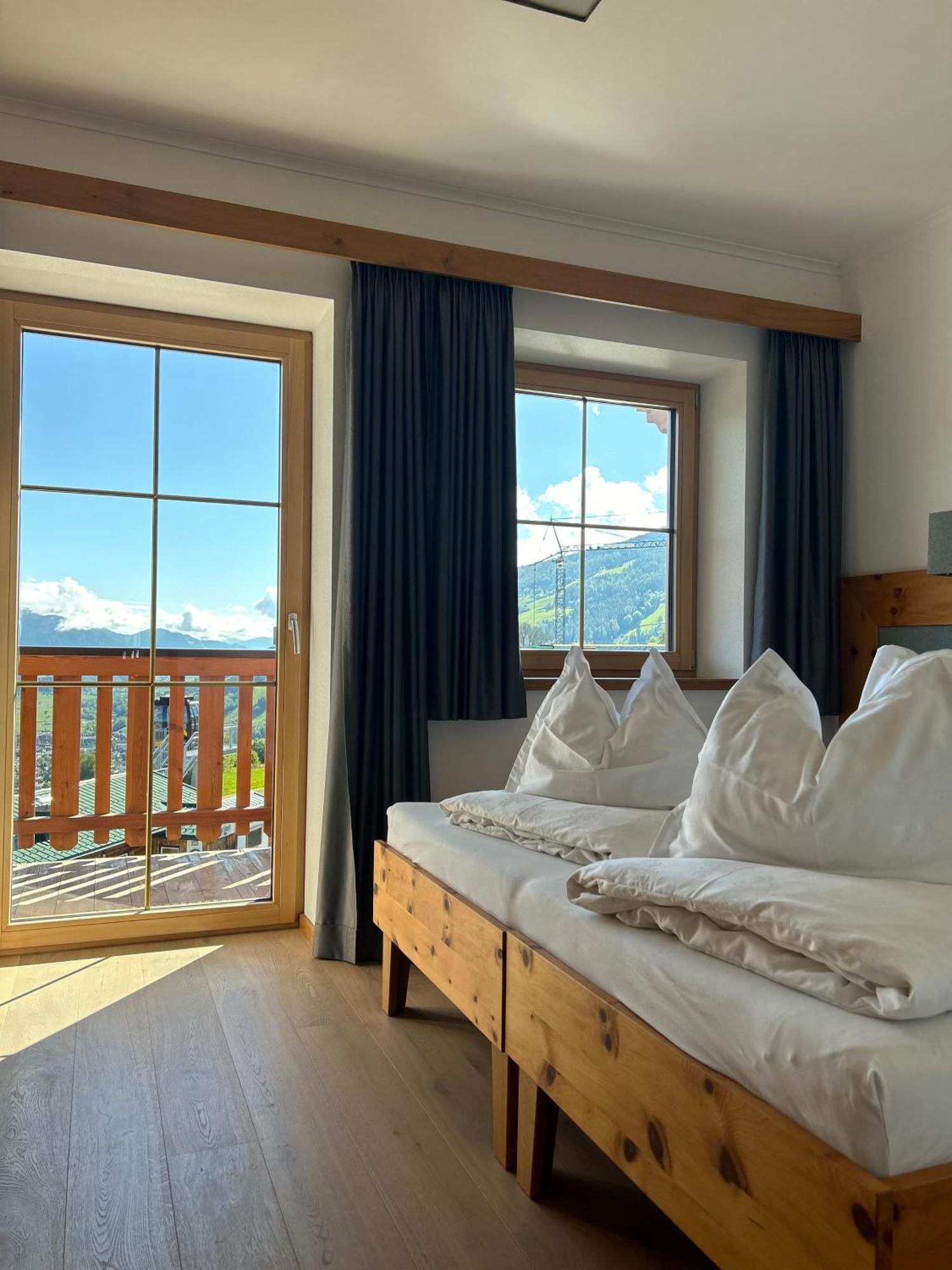 La Montana - Ski & Hiking Lodge Schladming Bagian luar foto