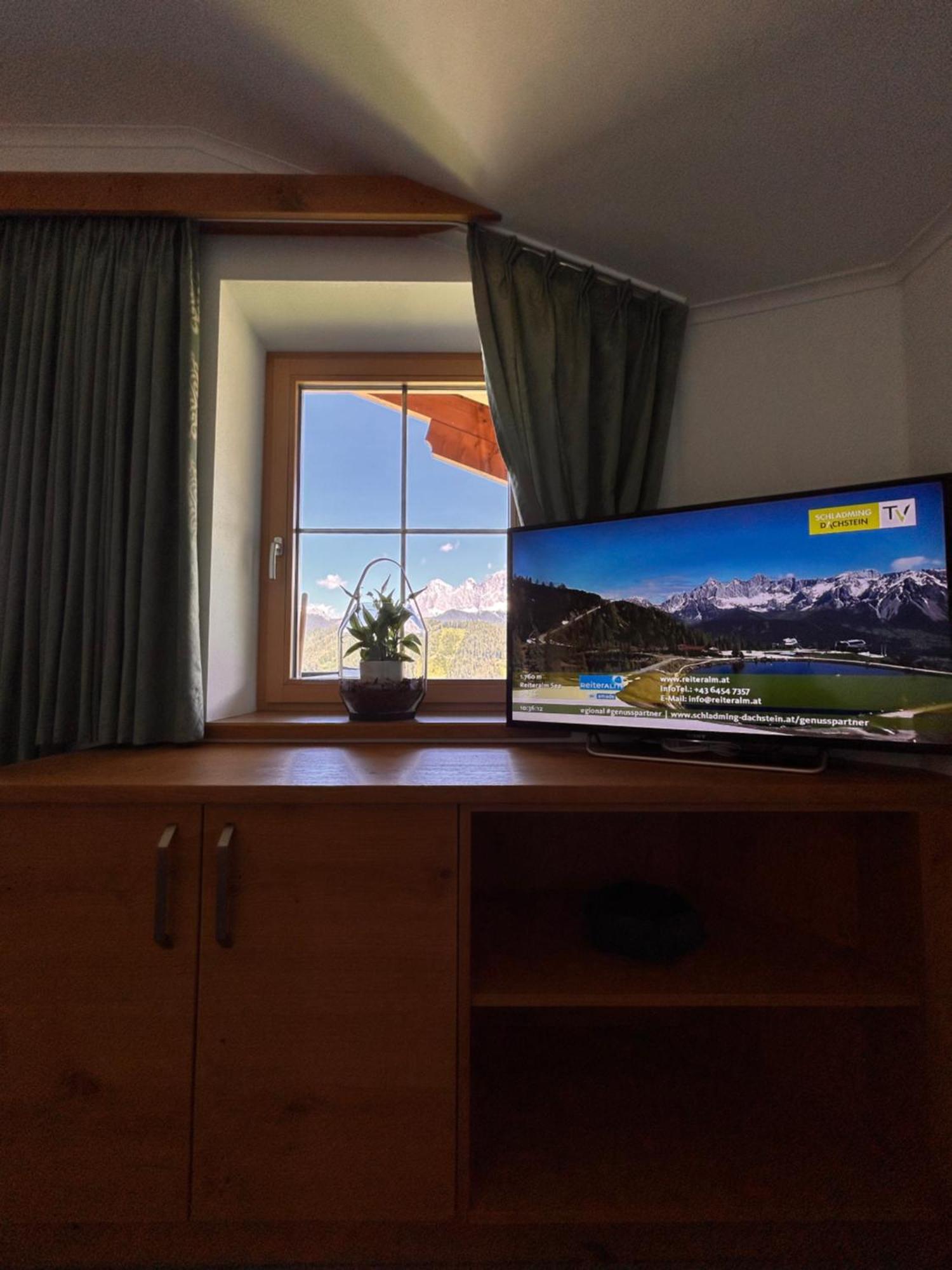La Montana - Ski & Hiking Lodge Schladming Bagian luar foto